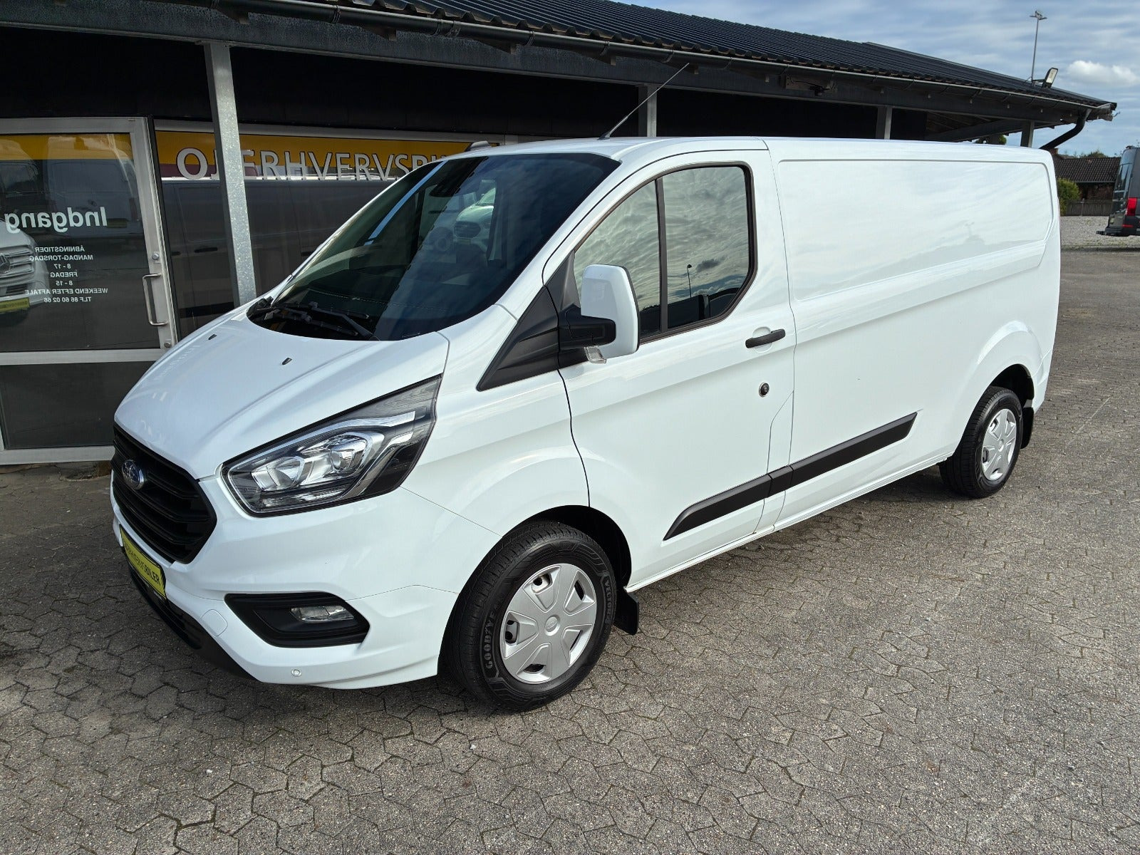 Hvid Ford Transit Custom 300 L2 fra 2021