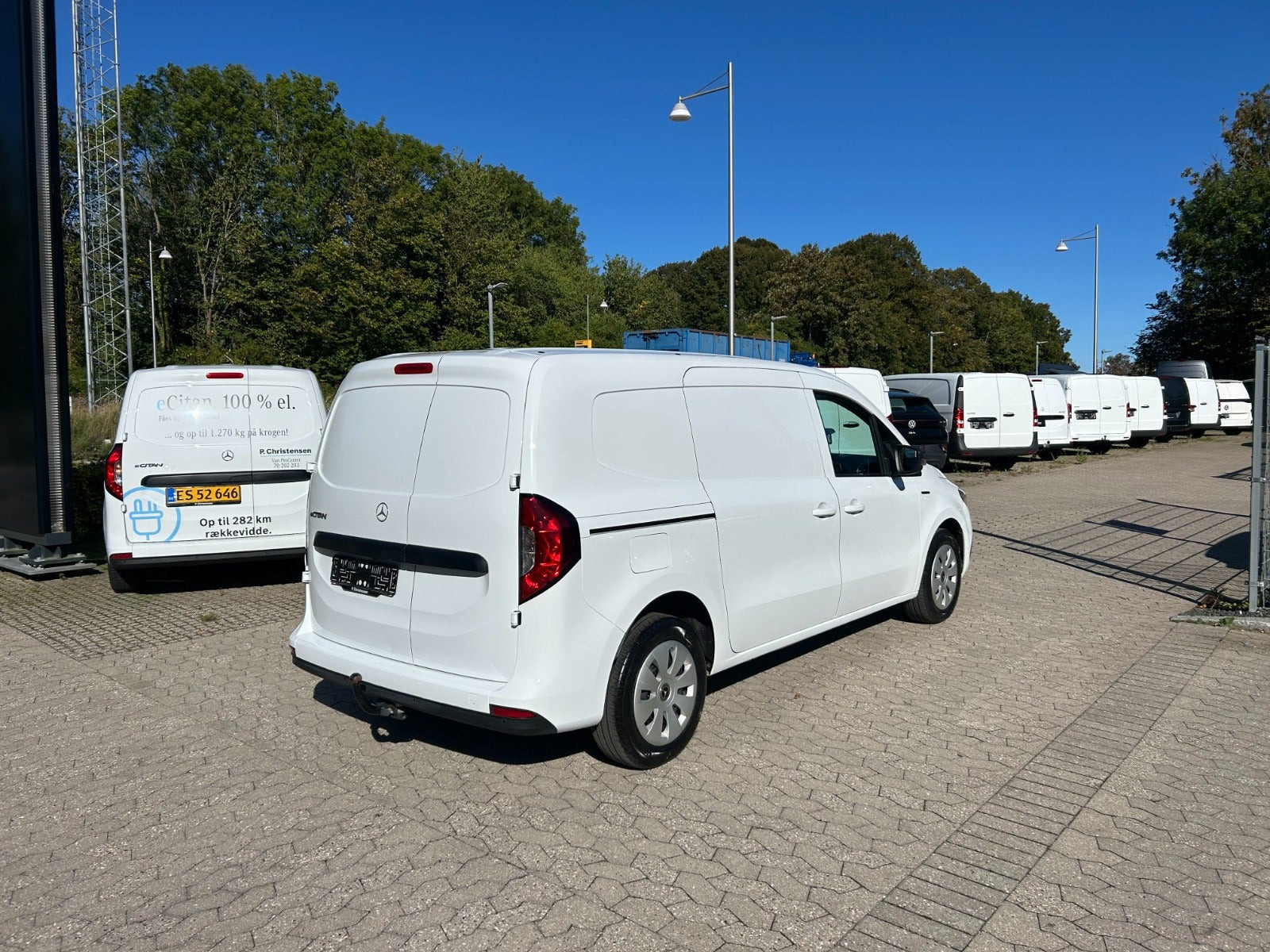 Hvid Mercedes eCitan fra 2025