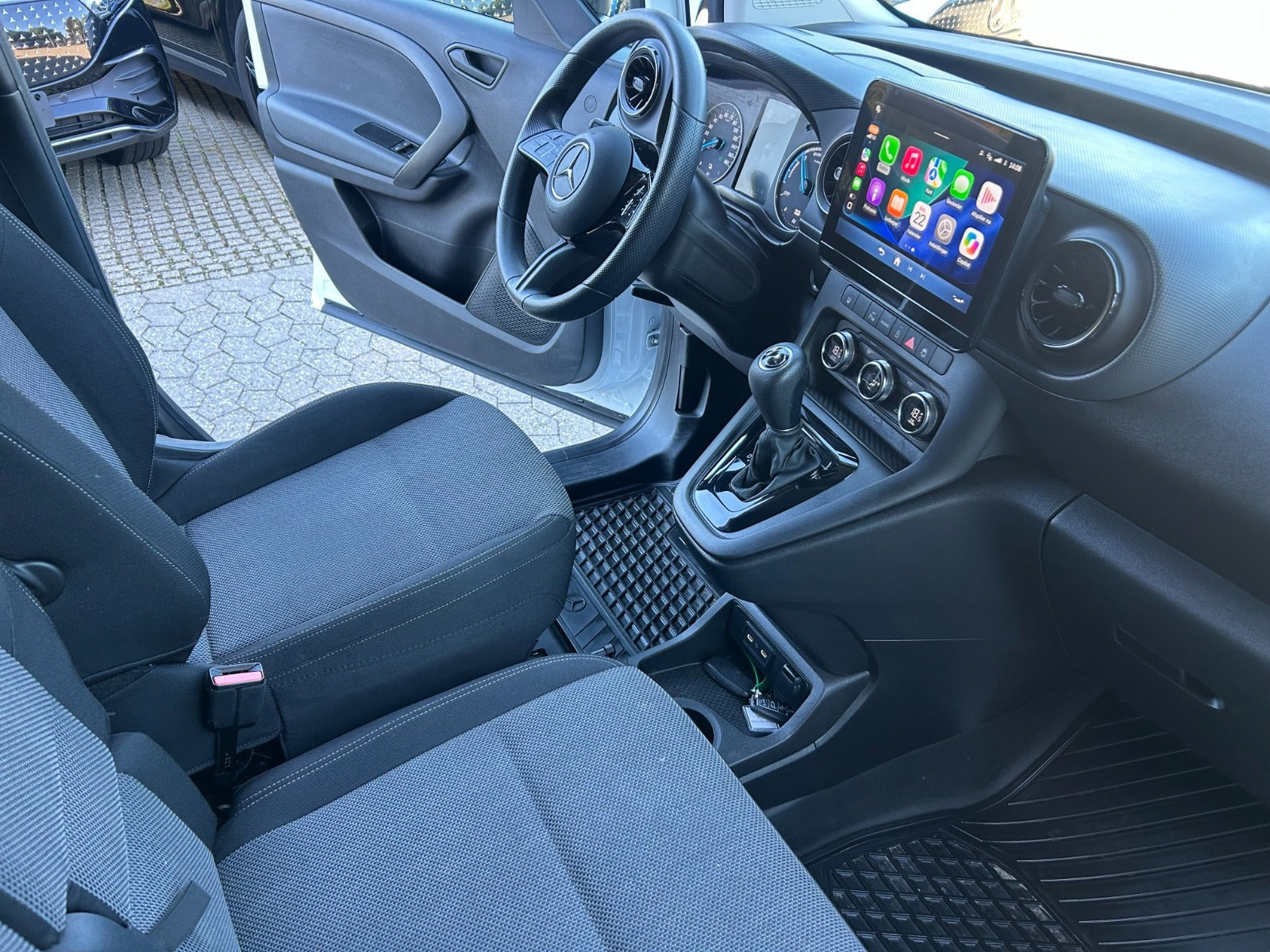 Hvid Mercedes eCitan fra 2025