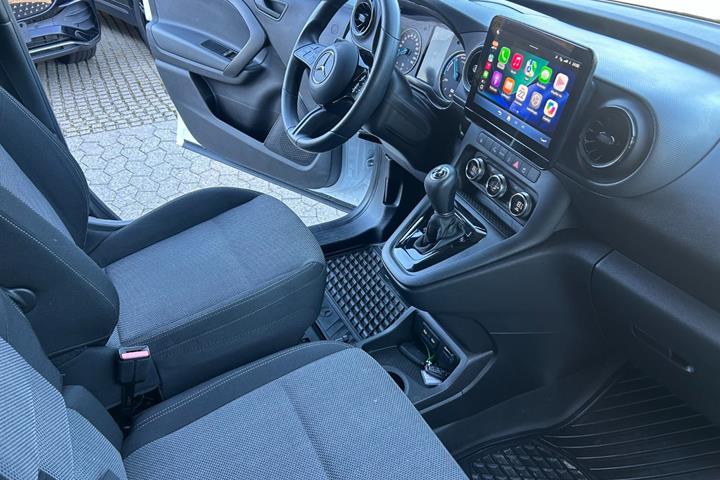 Hvid Mercedes eCitan fra 2025