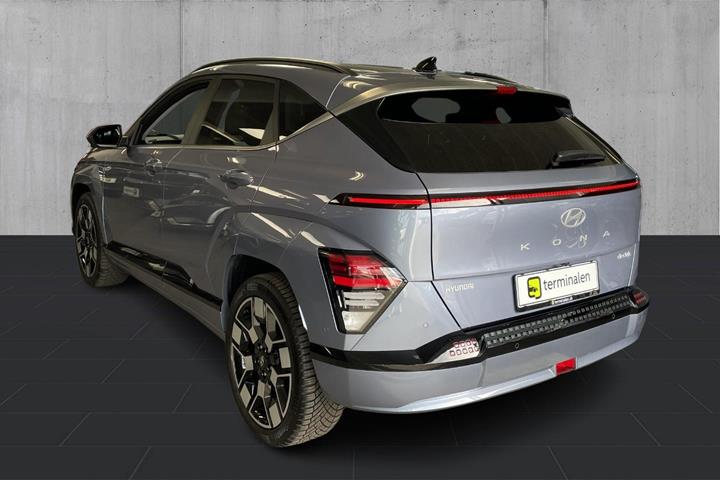 Blå Hyundai Kona fra 2024
