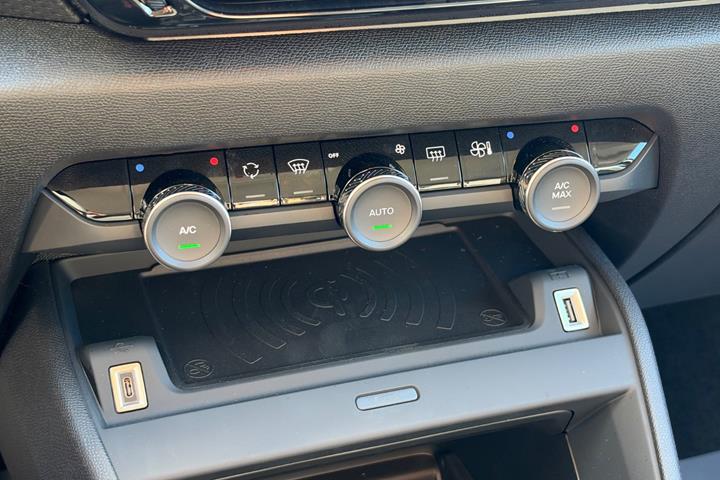 Sort Citroën ë-C4 fra 2024