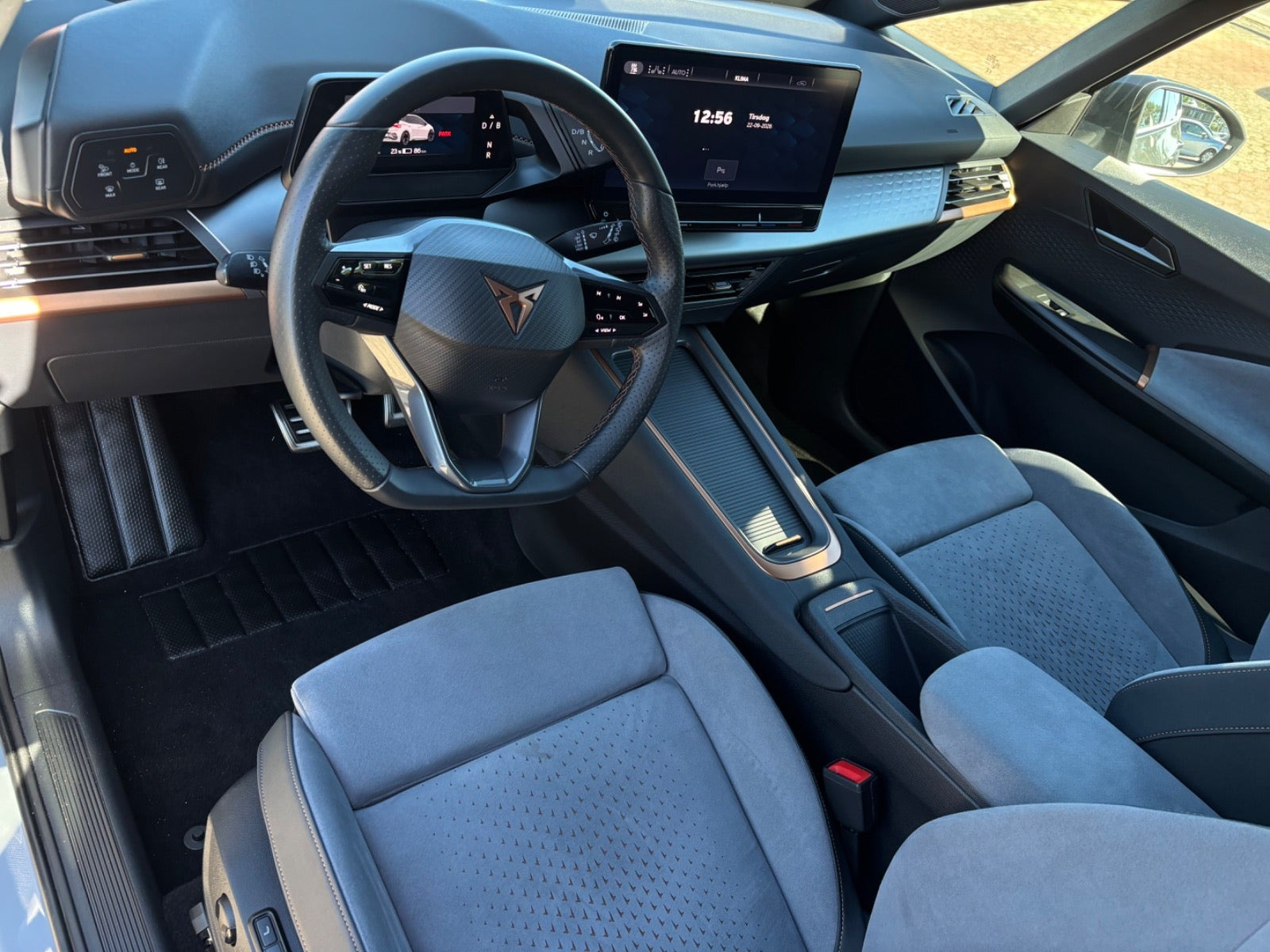 Grå Cupra Born fra 2024