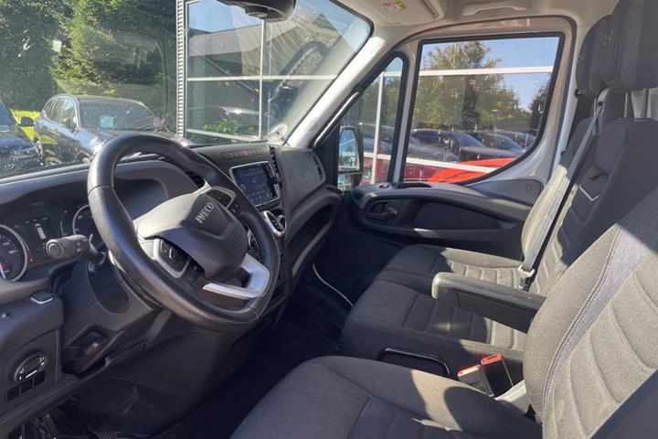 Sølv Iveco Daily fra 2024