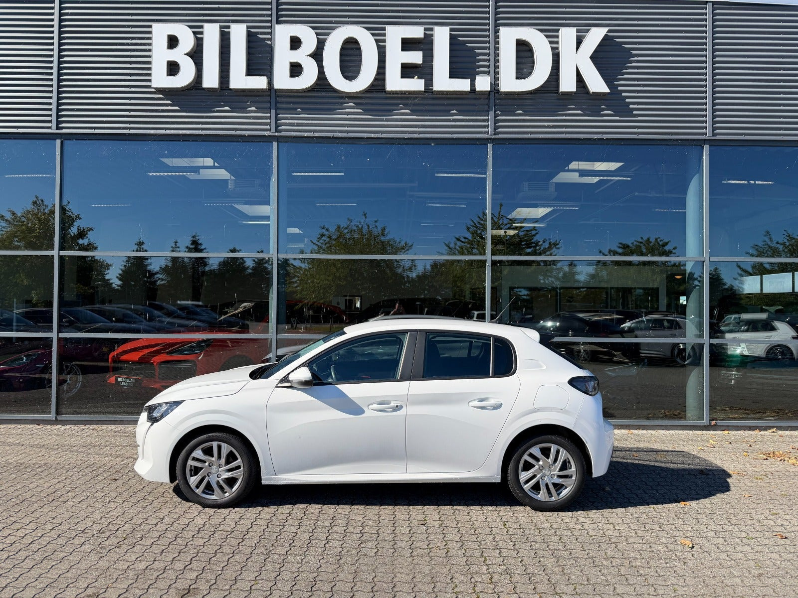 Hvid Peugeot 208 fra 2020