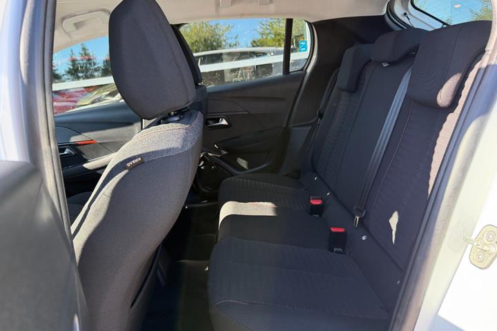 Hvid Peugeot 208 fra 2020