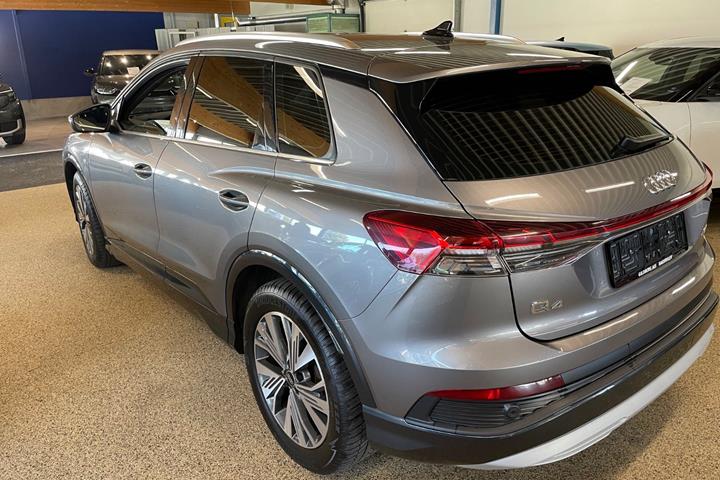 Grå Audi Q4 e-tron fra 2022