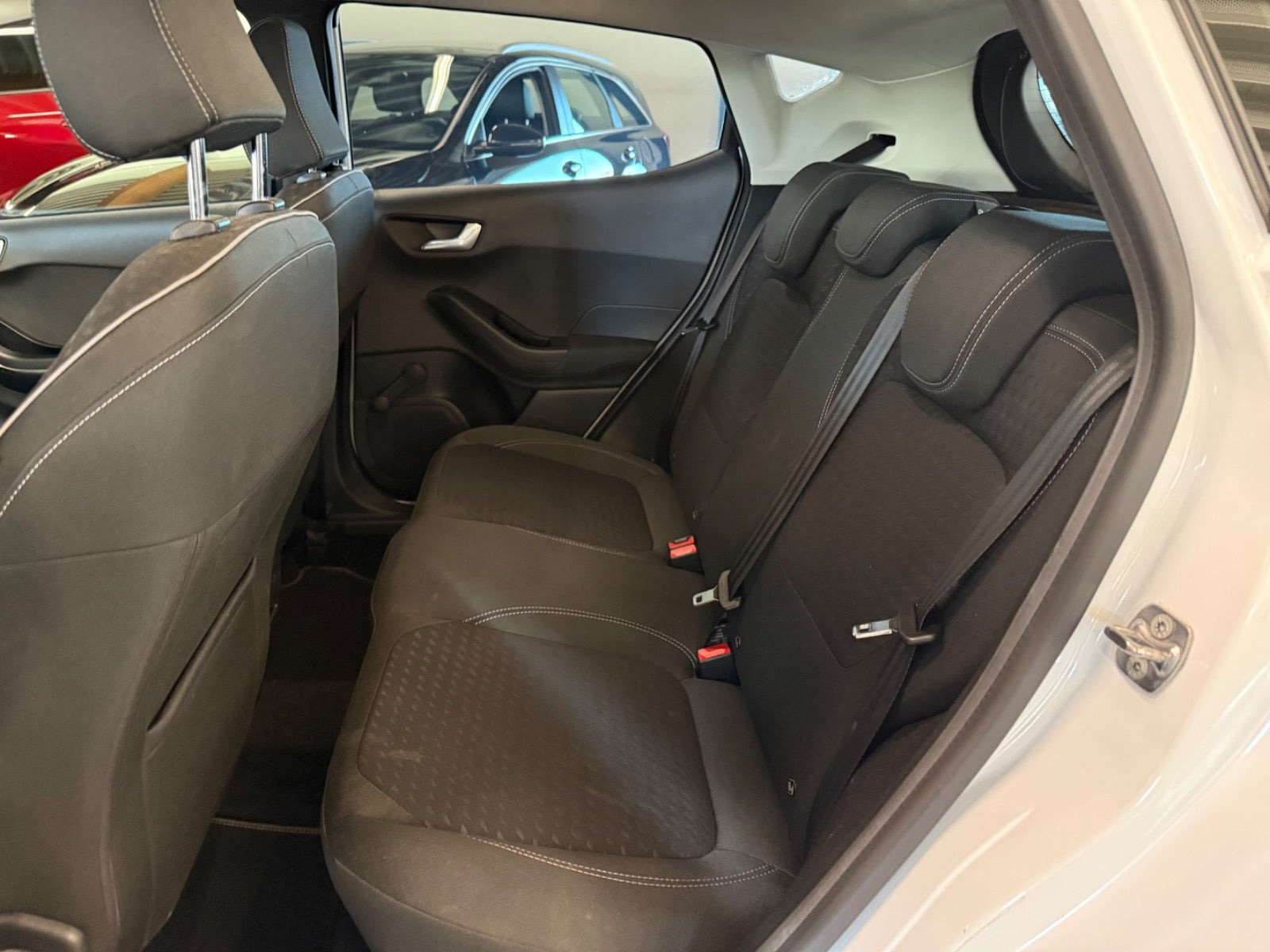 Hvid Ford Fiesta fra 2018