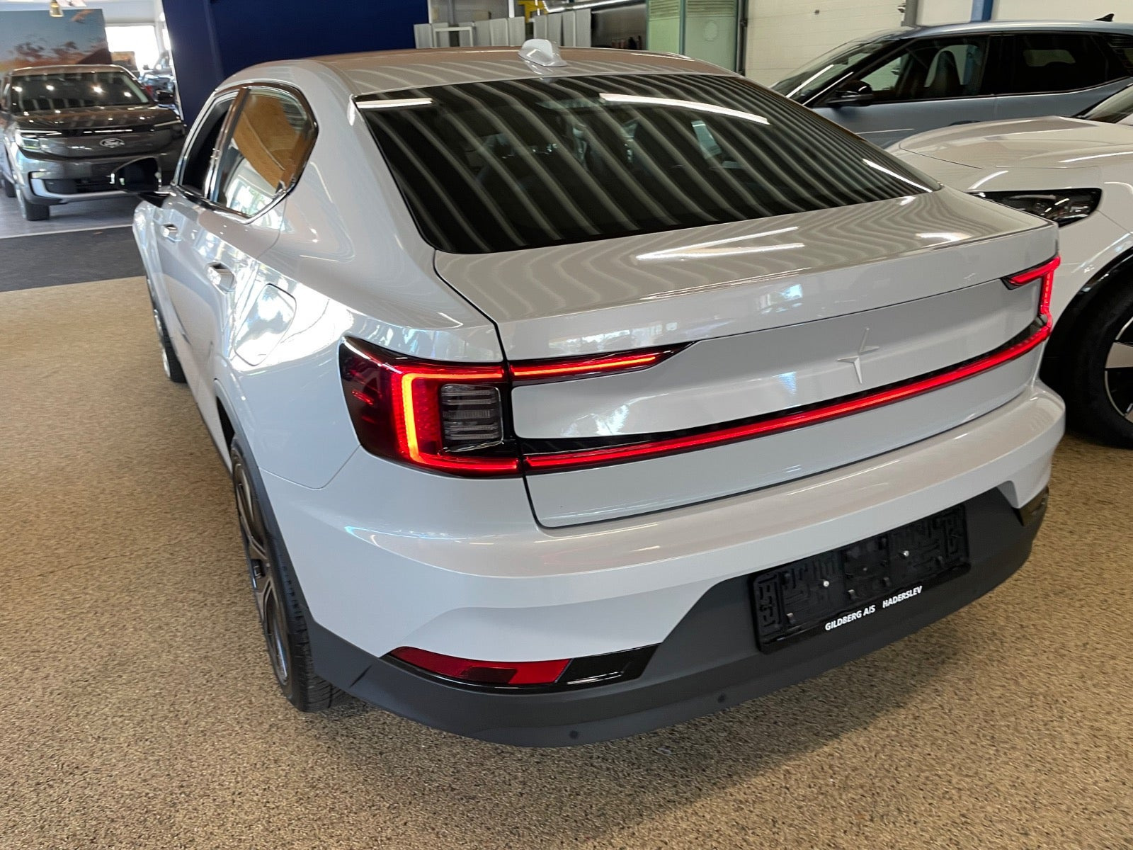 Hvid Polestar 2 fra 2023