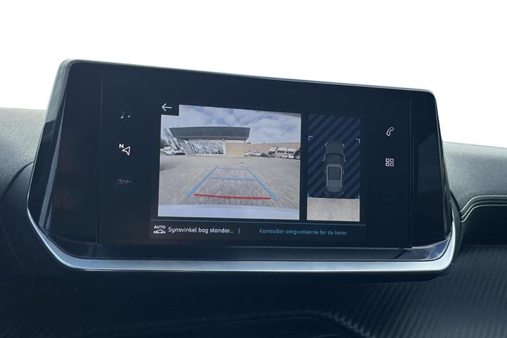 Hvid Peugeot e-2008 fra 2023