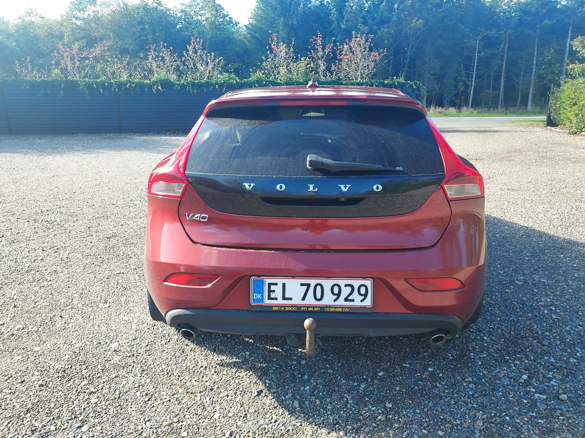 Rød Volvo V40 fra 2012