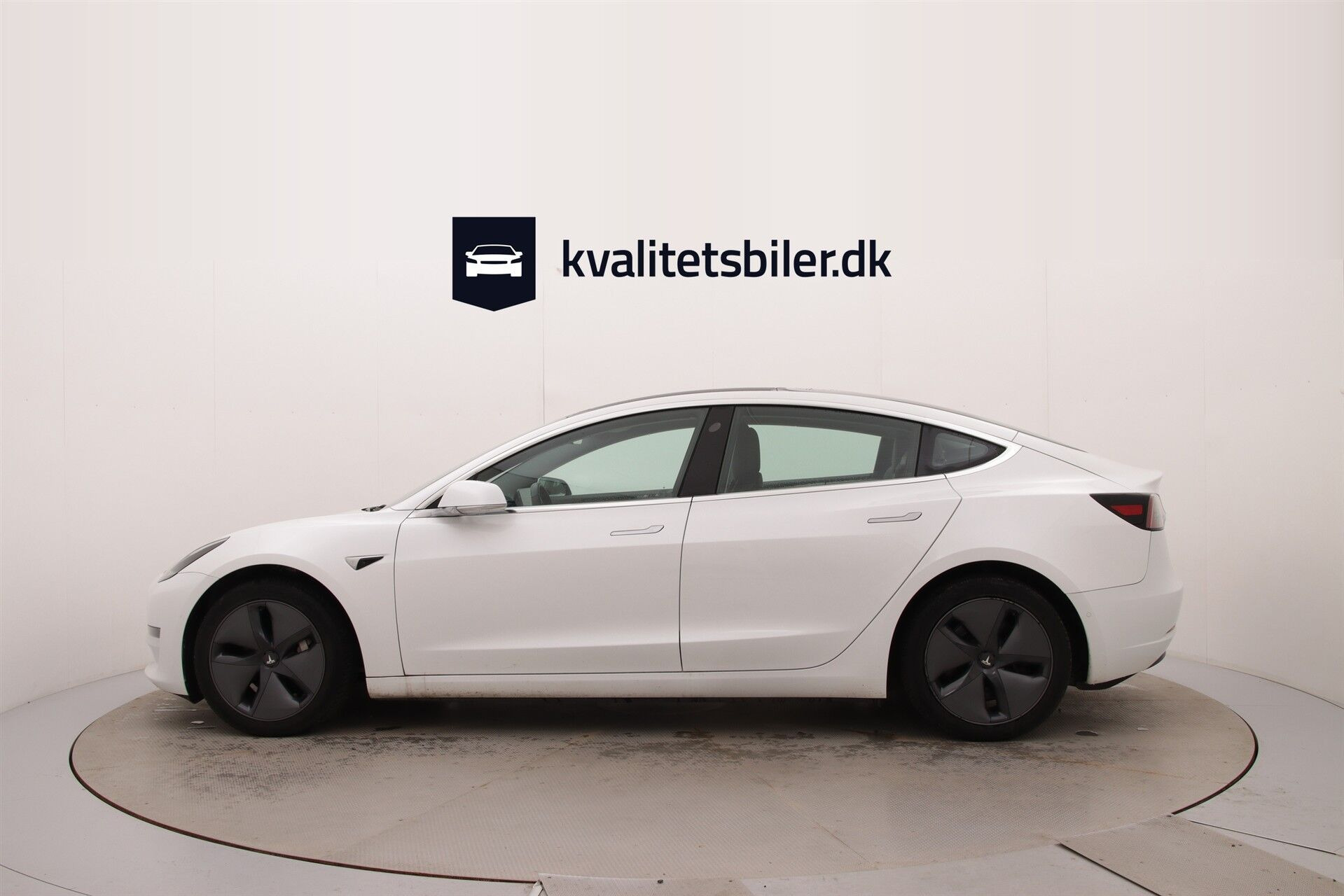 Hvid Tesla Model 3 fra 2019