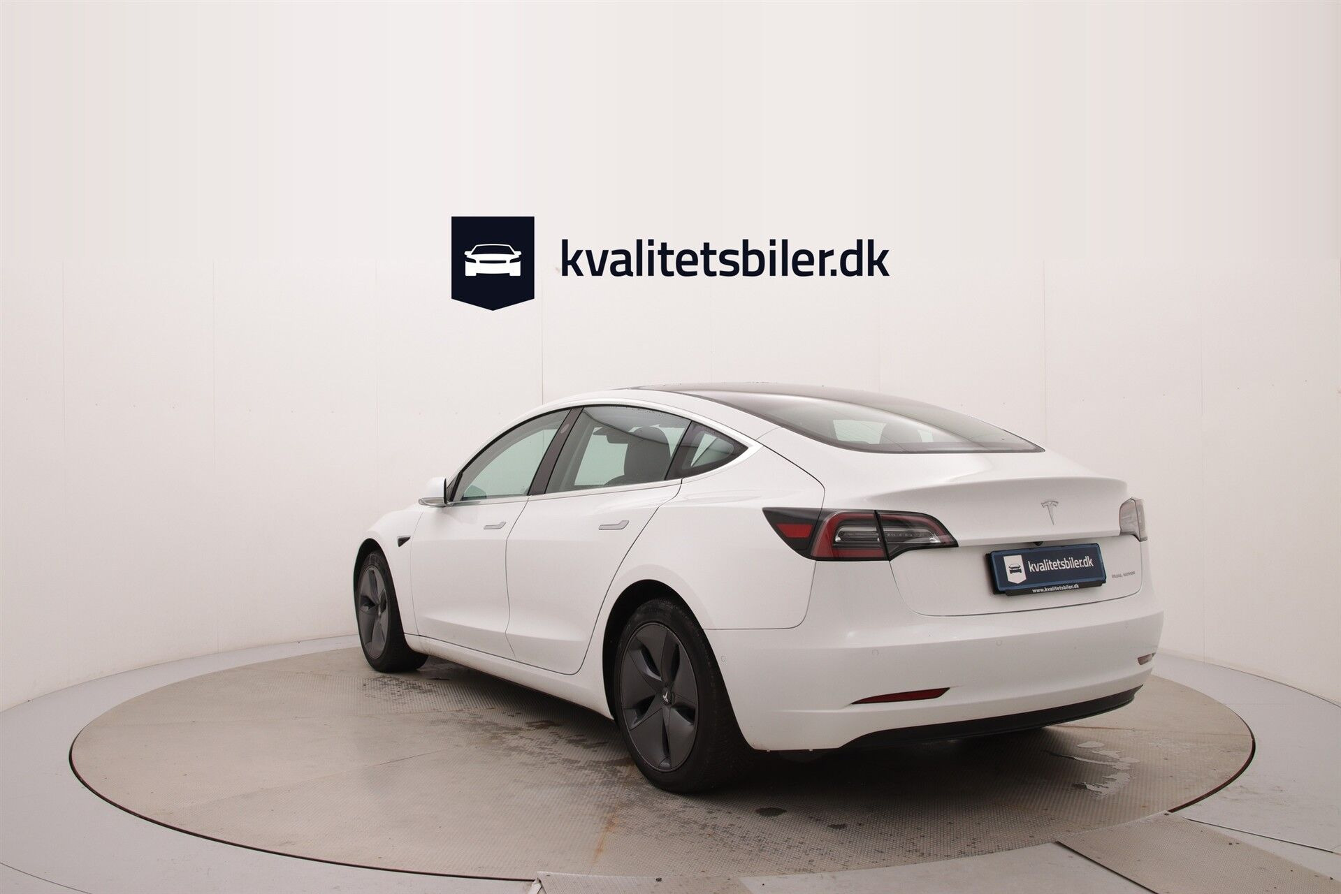 Hvid Tesla Model 3 fra 2019