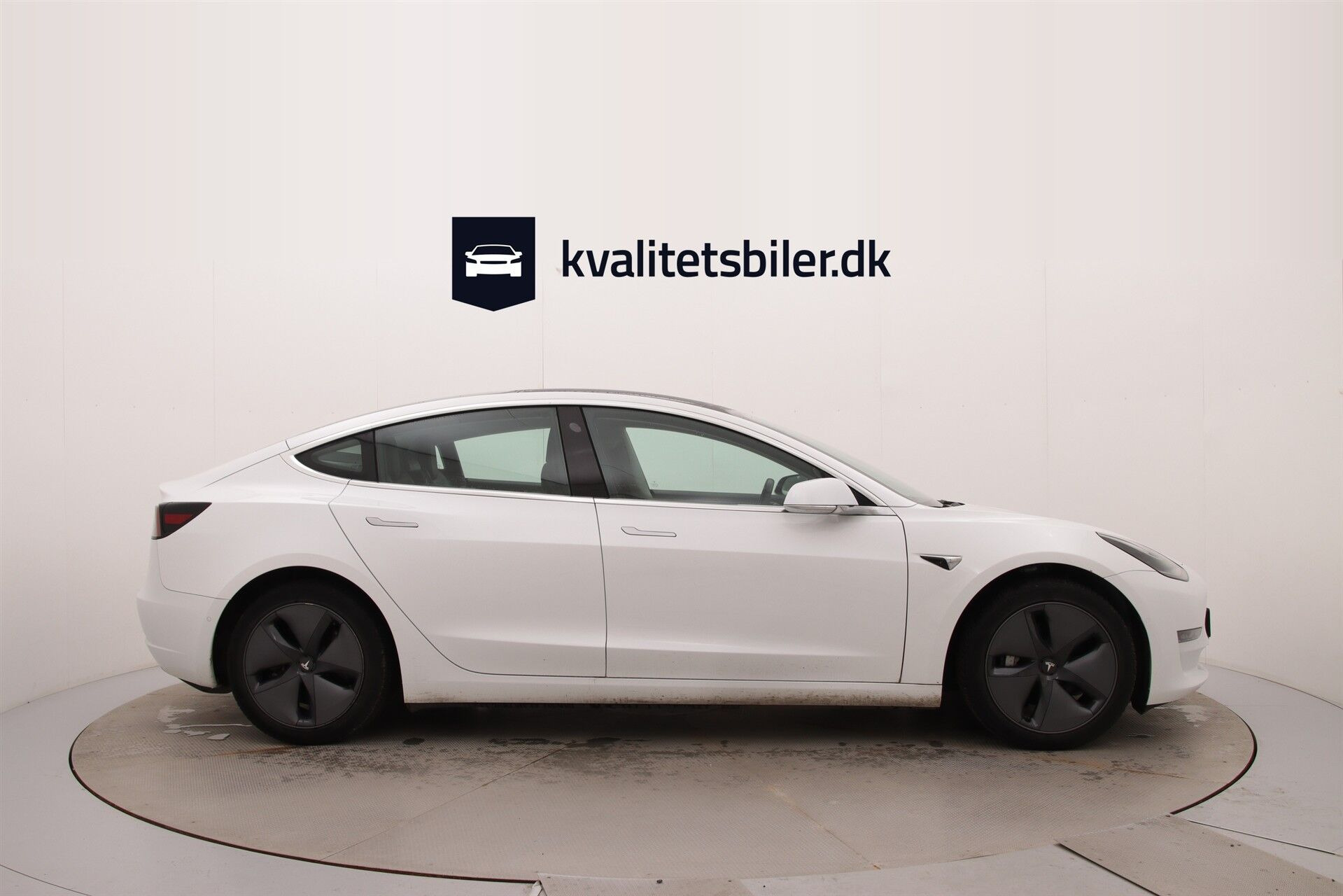 Hvid Tesla Model 3 fra 2019