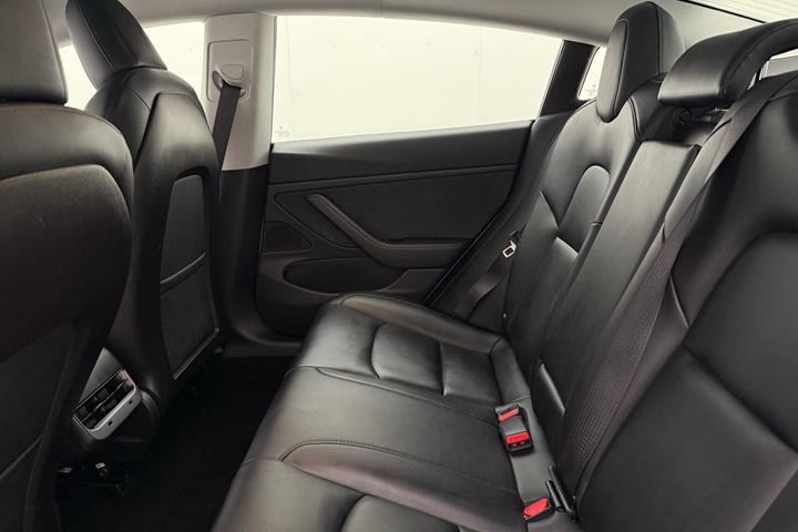 Hvid Tesla Model 3 fra 2019