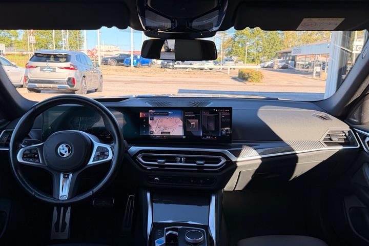 Blå BMW i4 fra 2023