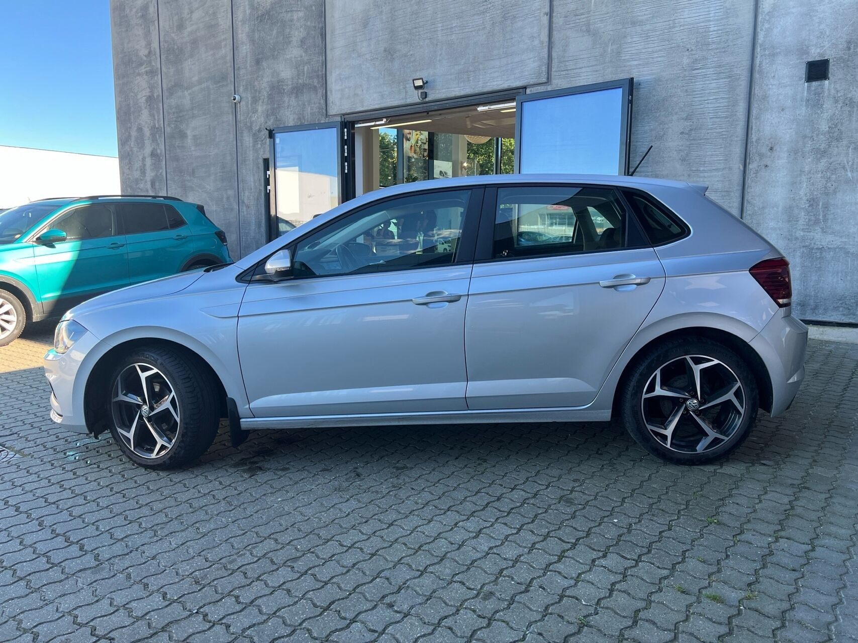 Grå VW Polo fra 2018