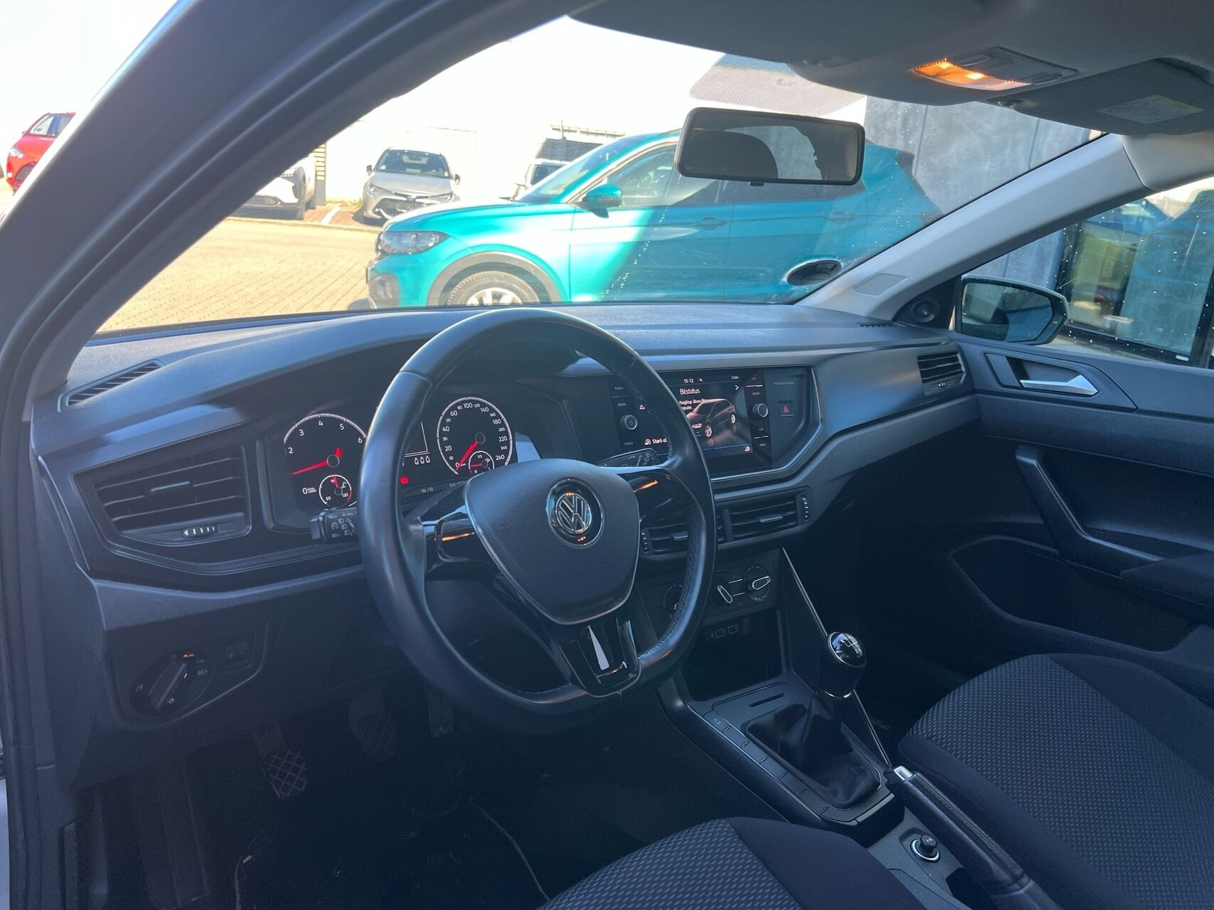 Grå VW Polo fra 2018