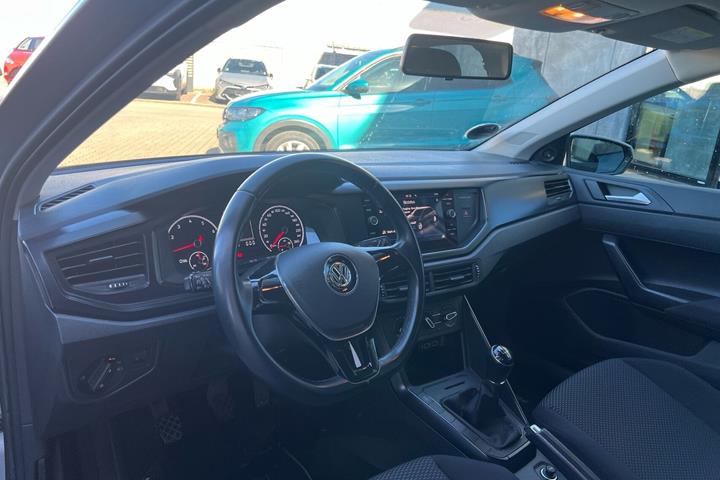 Grå VW Polo fra 2018
