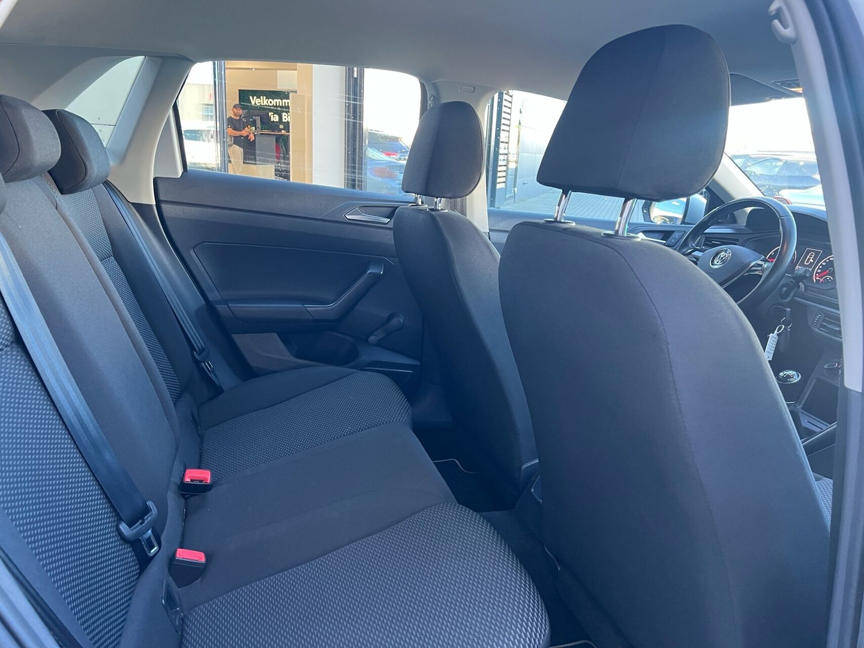 Grå VW Polo fra 2018