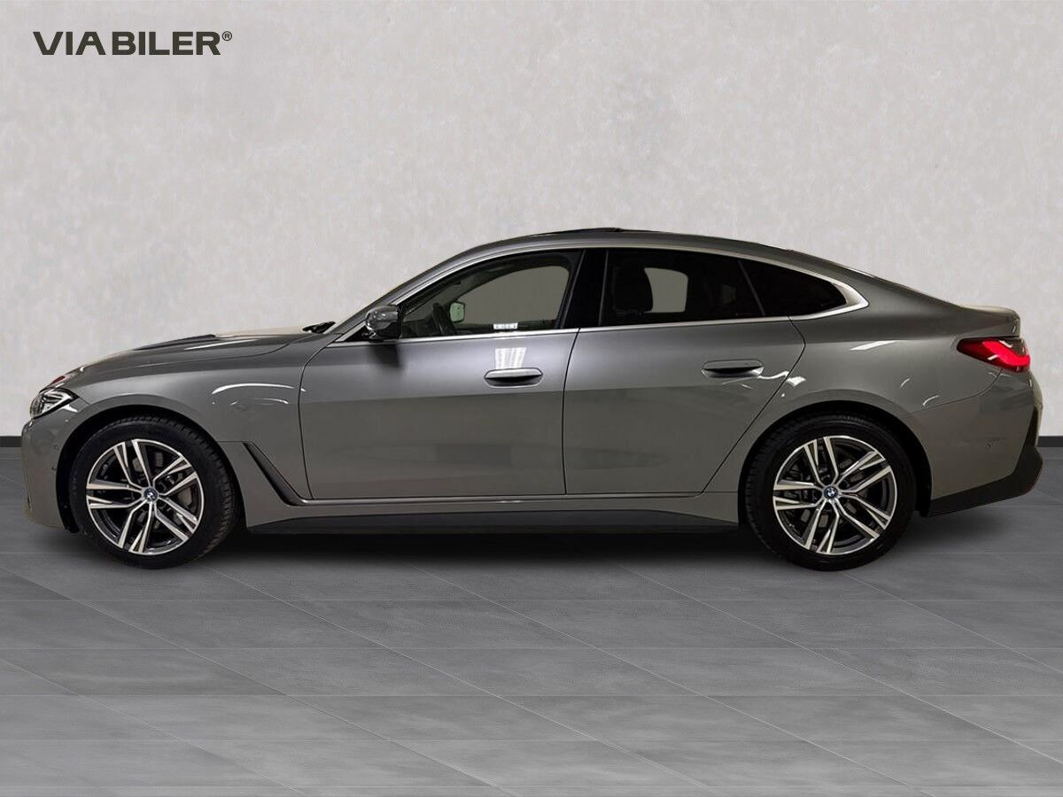 Grå BMW i4 fra 2023