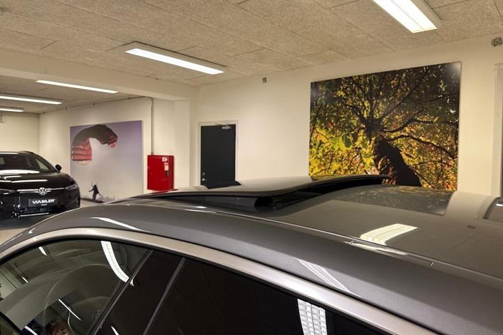 Grå BMW i4 fra 2023
