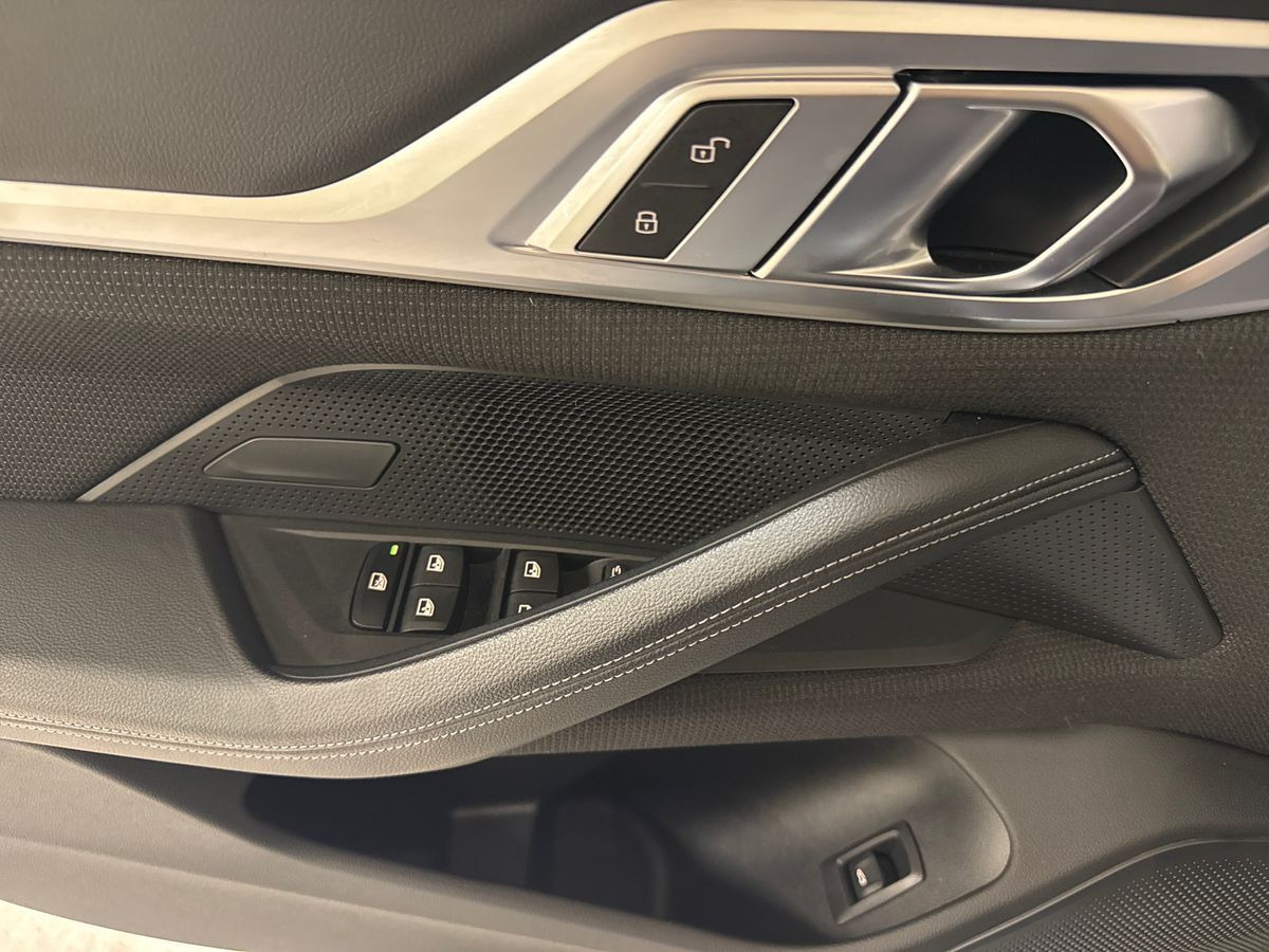 Grå BMW i4 fra 2023