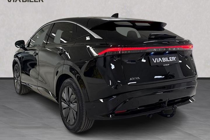 Sort Nissan Ariya fra 2025