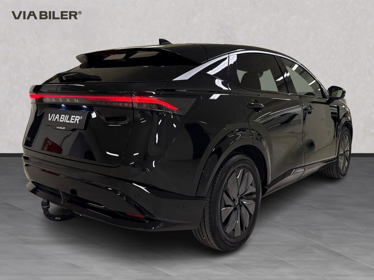 Sort Nissan Ariya fra 2025