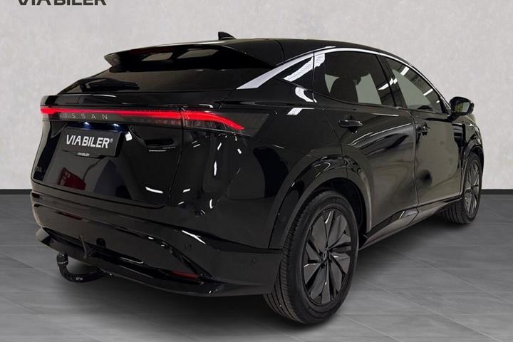 Sort Nissan Ariya fra 2025