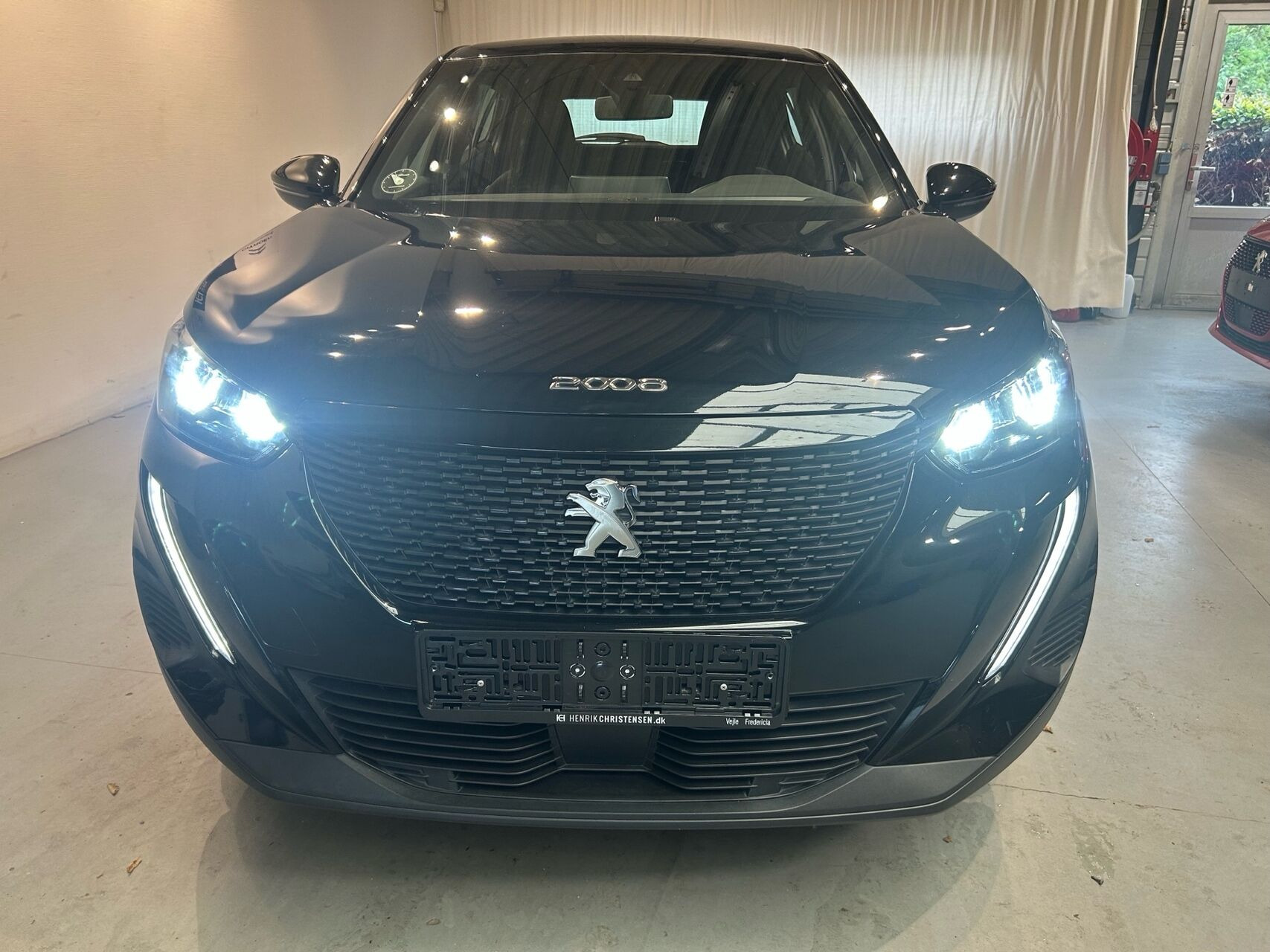 Sort Peugeot 2008 fra 2023
