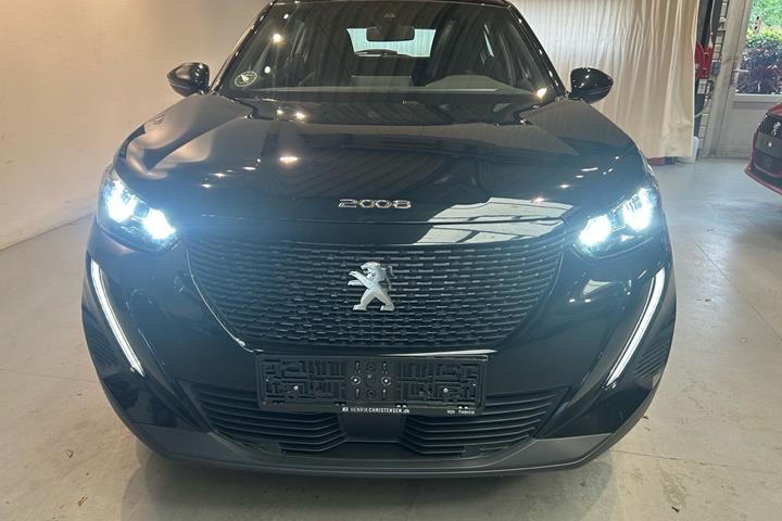 Sort Peugeot 2008 fra 2023