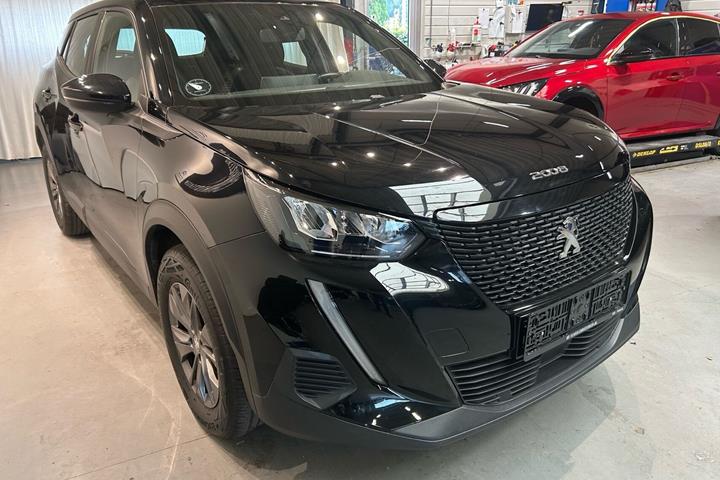 Sort Peugeot 2008 fra 2023