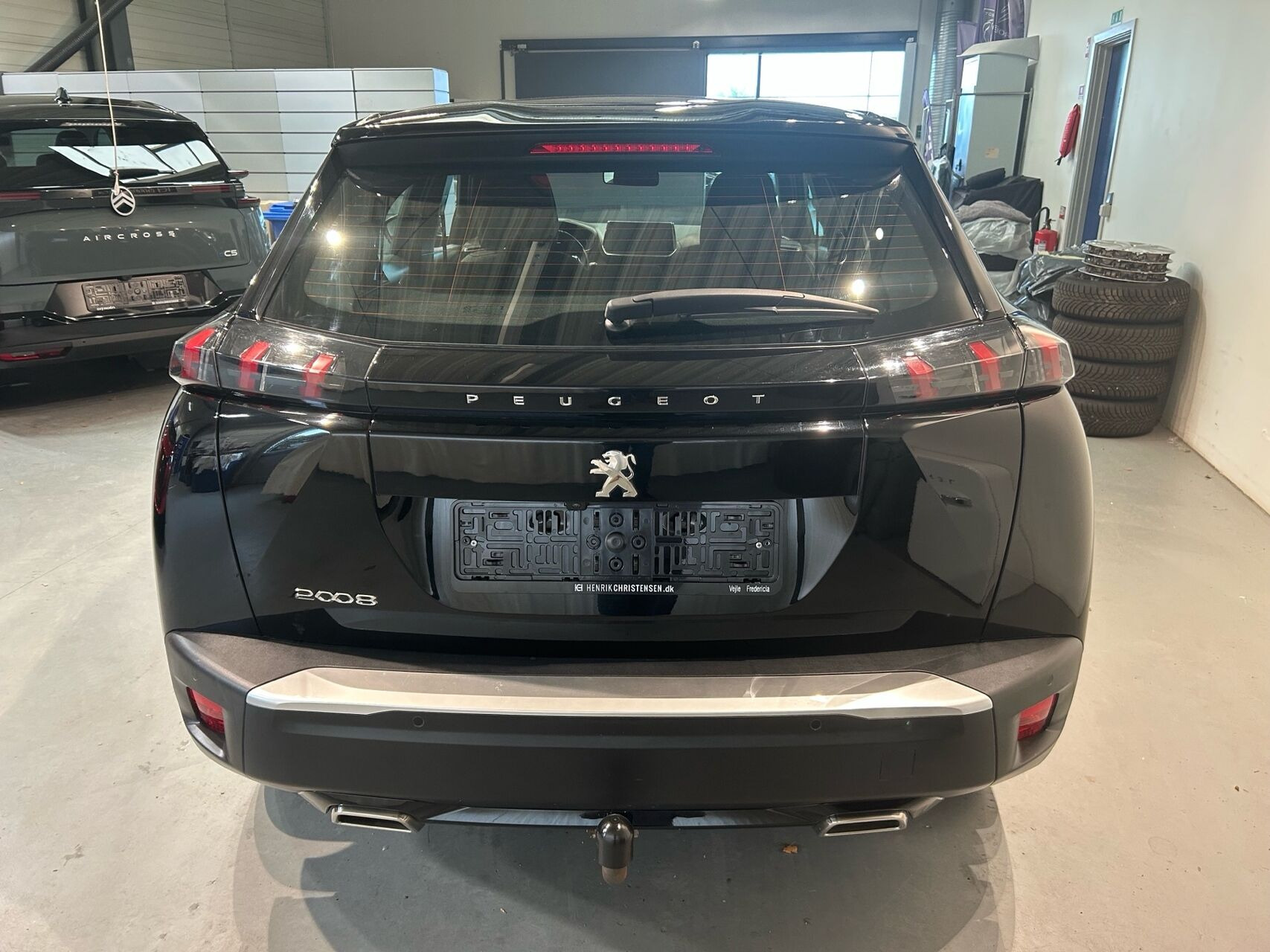 Sort Peugeot 2008 fra 2023