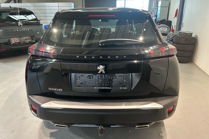 Sort Peugeot 2008 fra 2023