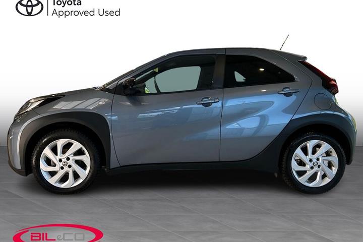 Grå Toyota Aygo X fra 2024