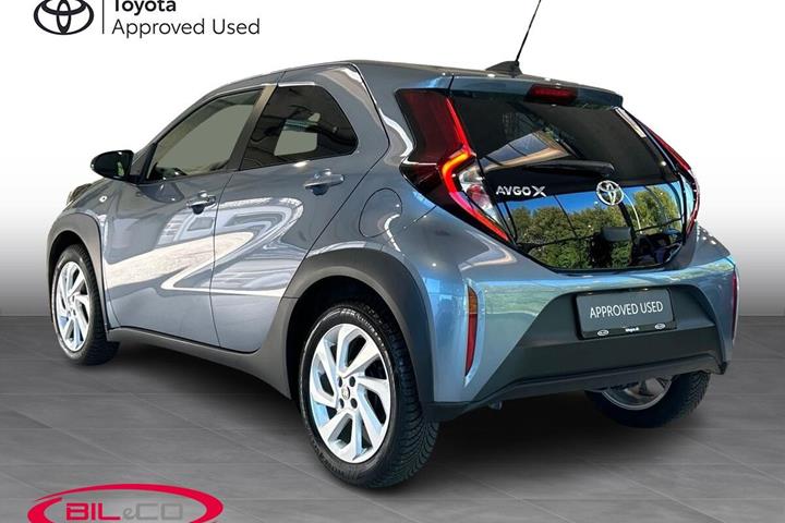 Grå Toyota Aygo X fra 2024