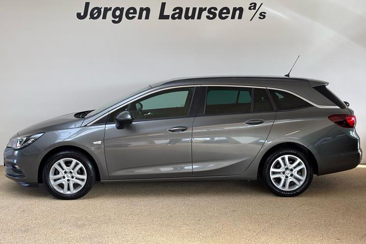 Grå Opel Astra fra 2019