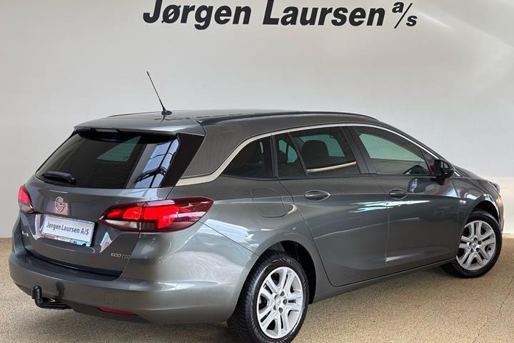 Grå Opel Astra fra 2019
