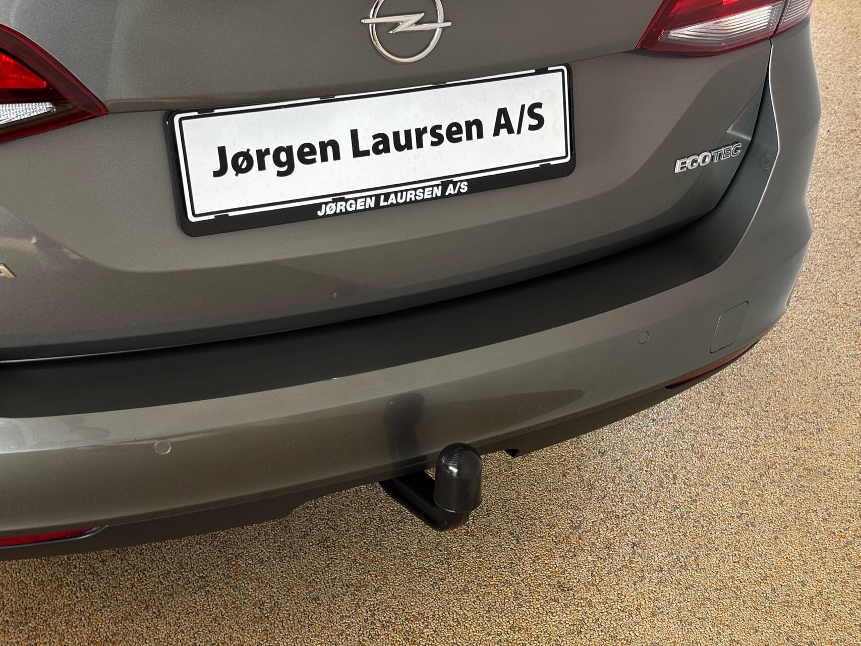 Grå Opel Astra fra 2019