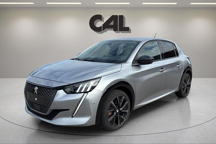 Sølv Peugeot e-208 fra 2023