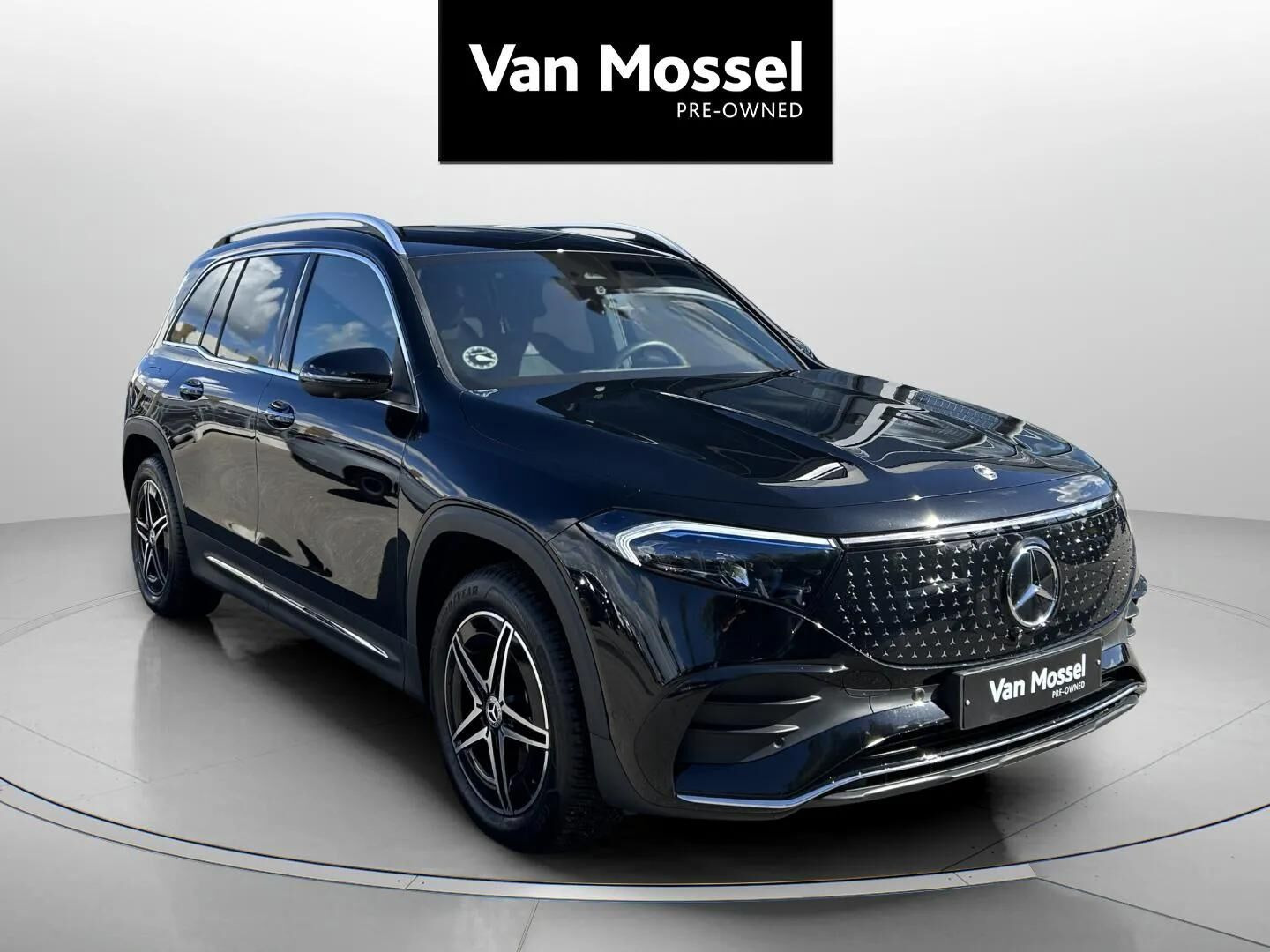 Sort Mercedes EQB250+ fra 2025