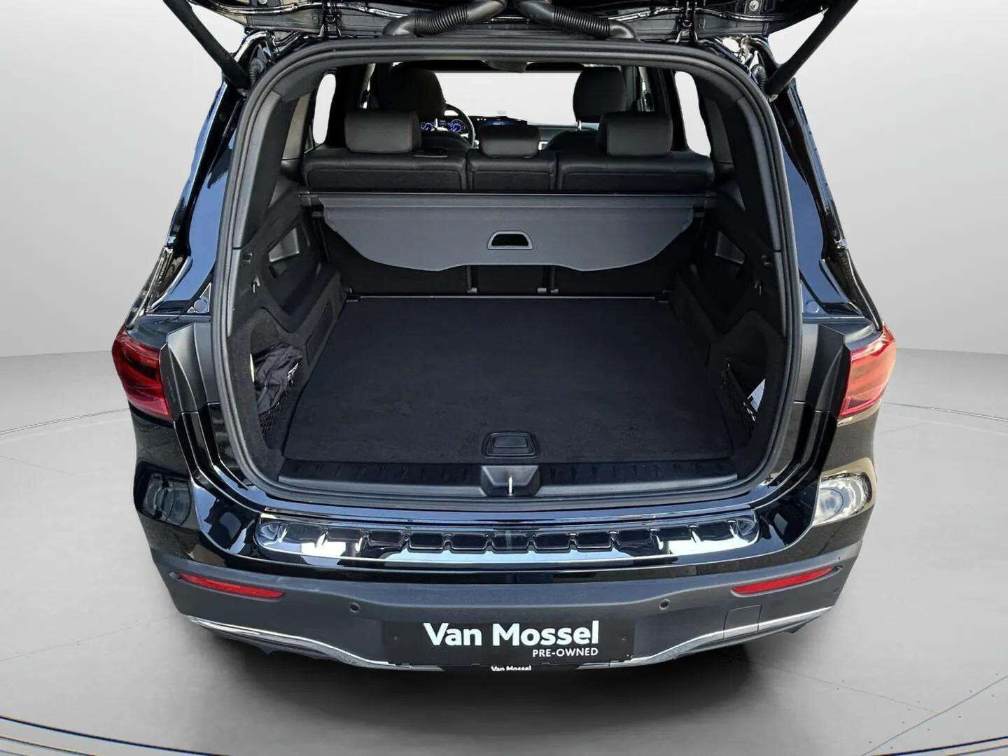 Sort Mercedes EQB250+ fra 2025