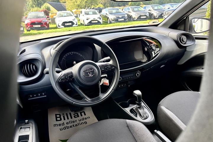 Hvid Toyota Aygo X fra 2025
