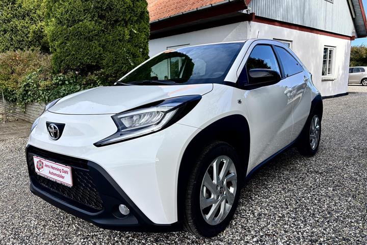 Hvid Toyota Aygo X fra 2025