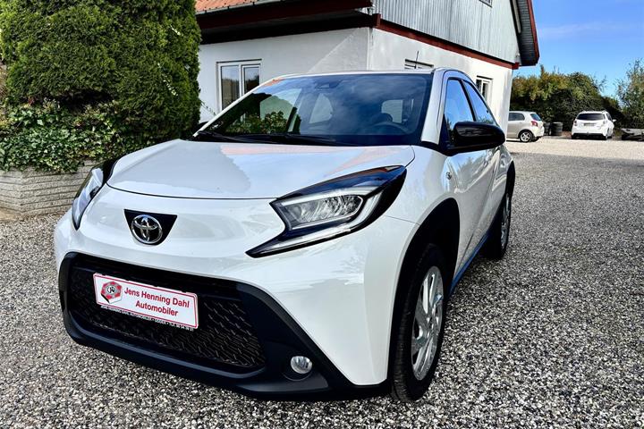 Hvid Toyota Aygo X fra 2025