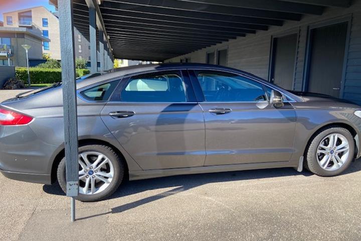 Brun Ford Mondeo fra 2016