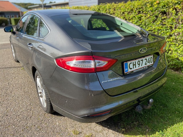Brun Ford Mondeo fra 2016