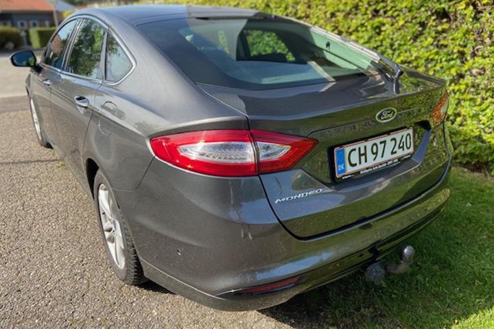 Brun Ford Mondeo fra 2016