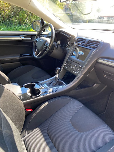 Brun Ford Mondeo fra 2016